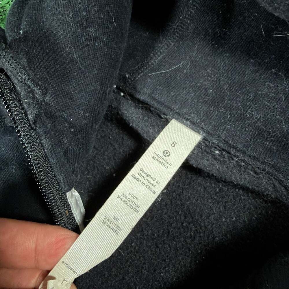 Lululemon Scuba Full-Zip Hoodie Size 8 Black Rose Print - Picture 3 of 7